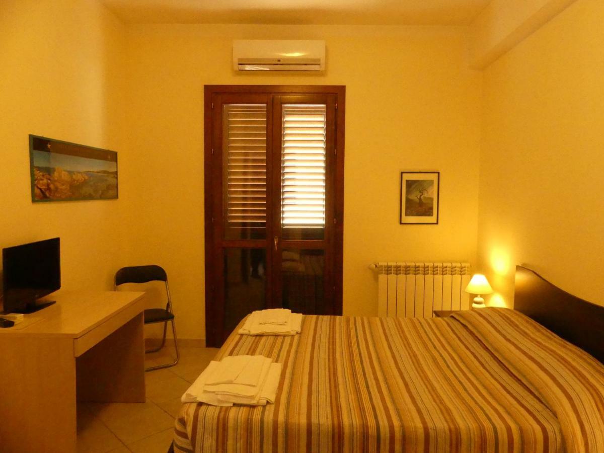 Beb 2000 Hotel Sassari Exterior photo